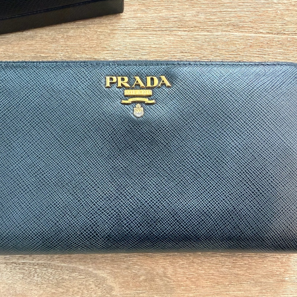 Prada Black Saffiano Zip Around Wallet with Gold Logo - Picture 2 of 7